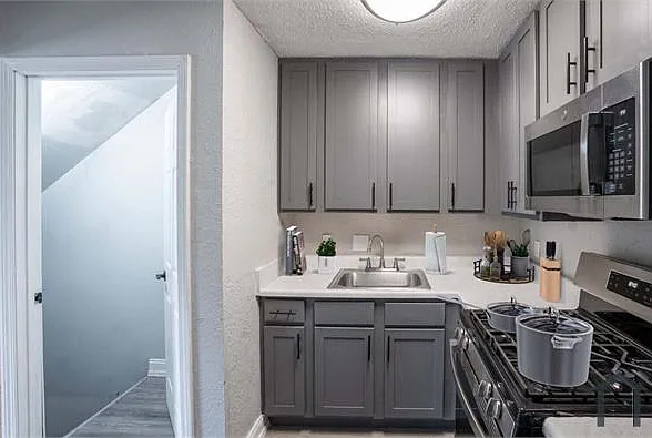 2 bed, $1,200 — Photo 3