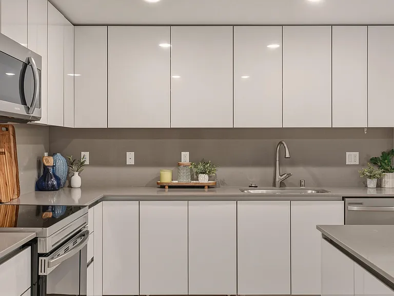The Sophia - 1759 N Gower St — Photo 14