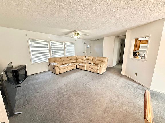 5th image of 811 W Park Ave