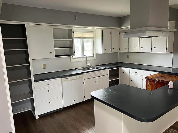 5th image of 3128 Lexington Dr
