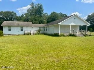 2710 Tom White Rd, Leakesville, MS 39451