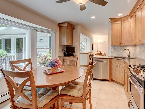 4th image of 50 Mill Pond Ln