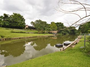 2707 Grissom Rd, Webster, TX 77598