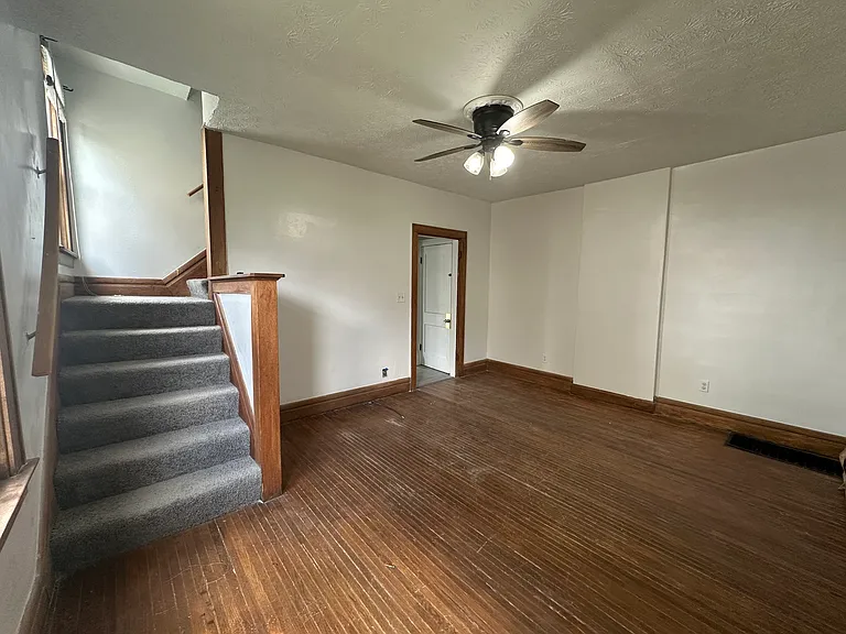2037 Floral Ave — Photo 8