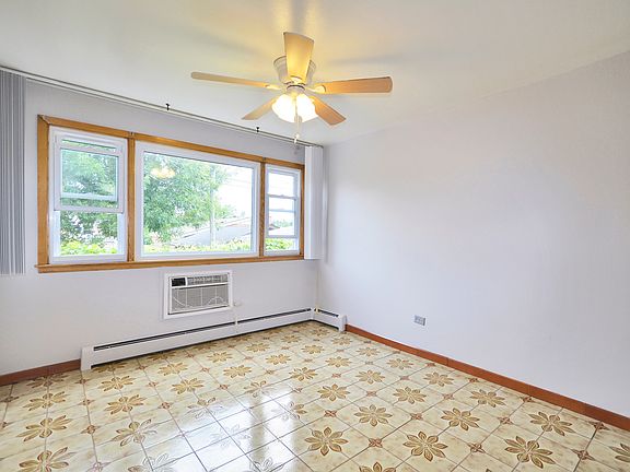 4th image of 5205 W 87th St #1