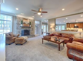 11424 Meadow Lake Ct, Oakton, VA 22124