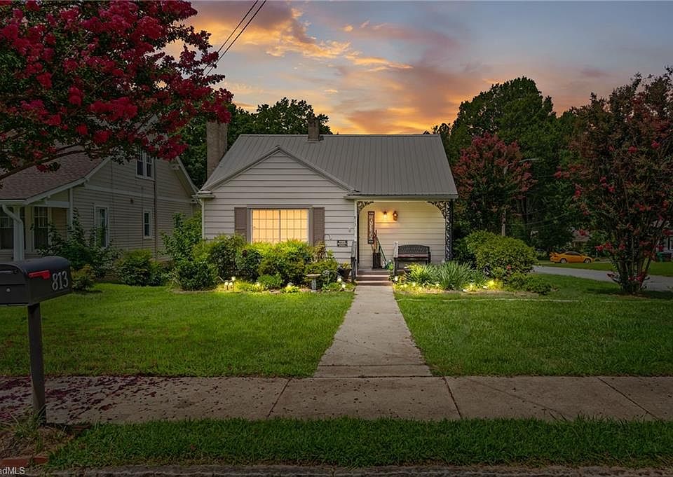 1st image of 813 Carrick St