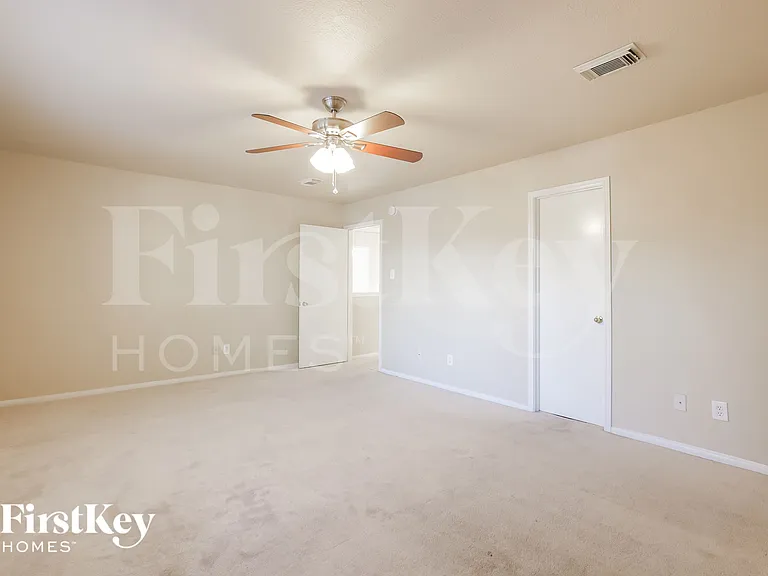 19931 Arrowsmith Dr — Photo 9