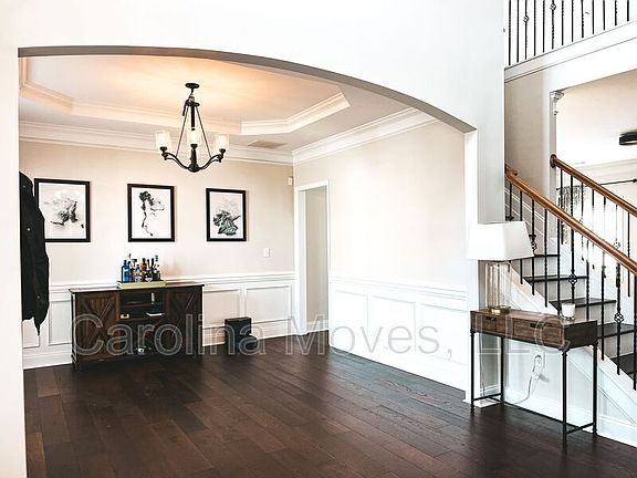 5th image of 421 River Summit Dr