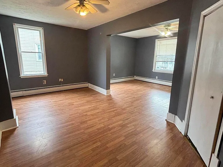 1392 Main St — Photo 4