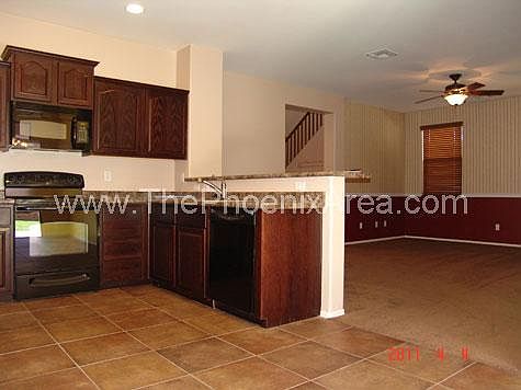 2nd image of 3943 E Melrose St