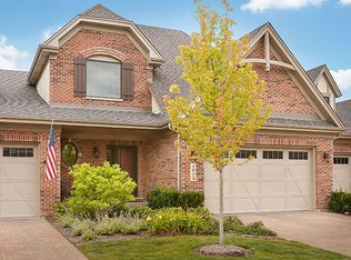 1014 Mackenzie Pl, Wheaton, IL 60187