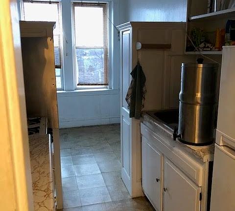 eat-in-kitchen
