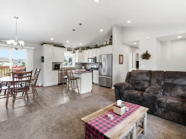 1381 Pheasant Run, New Richmond, WI 54017