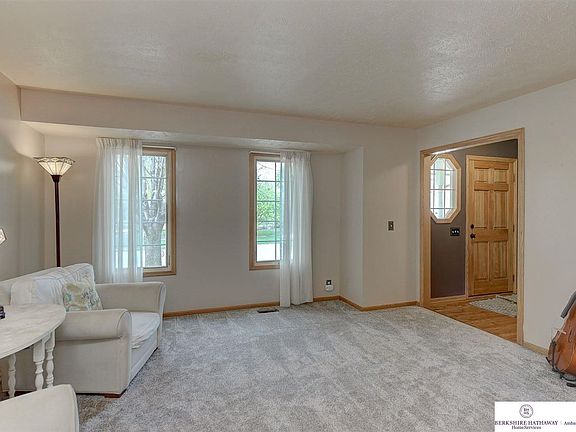 3rd image of 6111 S 161st St