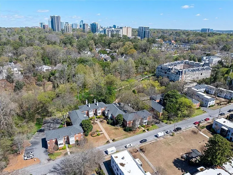 115 Peachtree Memorial Dr NW #C3 — Photo 34