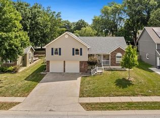 713 SE Claremont St, Lees Summit, MO 64063