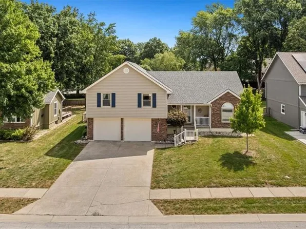 713 SE Claremont St, Lees Summit, MO 64063
