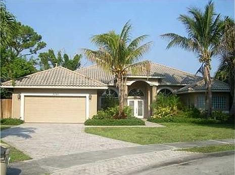 1st image of 3195 Wedgewood Blvd
