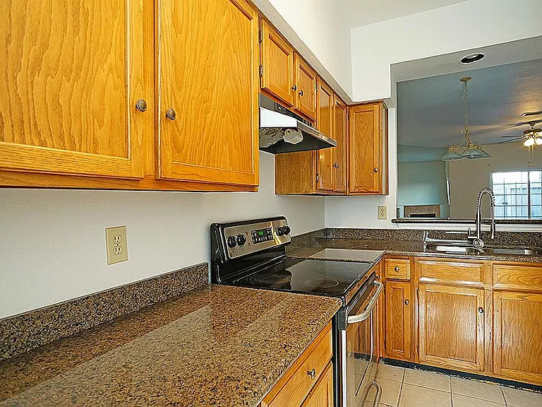 7659 Cambridge St — Photo 20