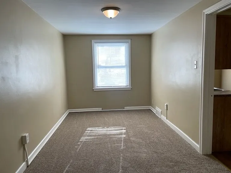 2335 Kensington St — Photo 8