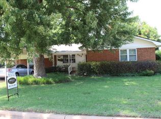 909 W Choctaw St, Marlow, OK 73055