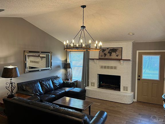 4th image of 3869 Bay Wind Dr