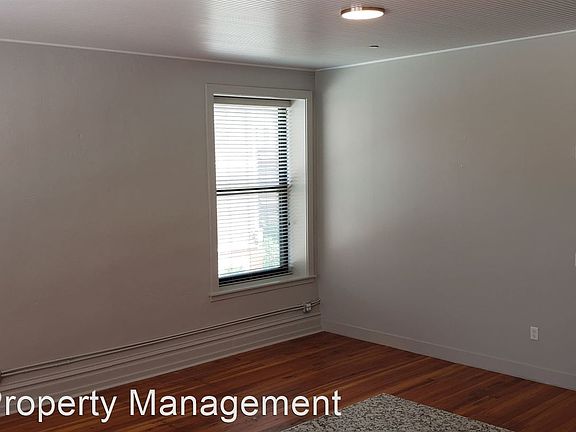 3rd image of 905 Broadway Blvd #302