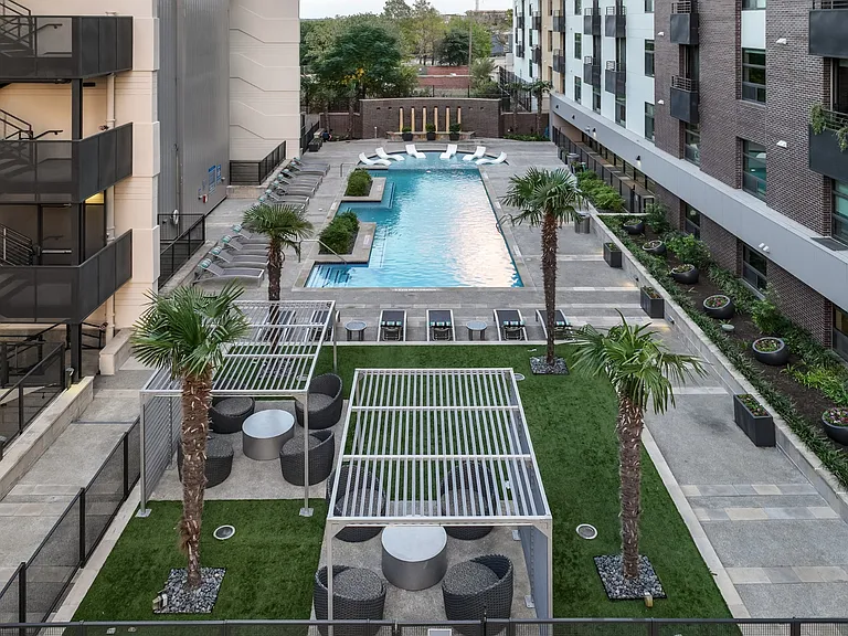 Berkshire Riverview — Photo 12