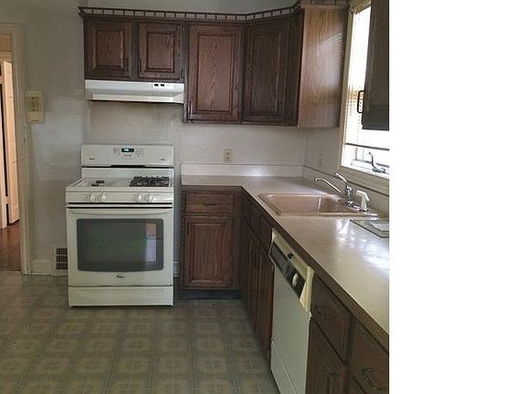 3rd image of 3342 N Ozark Ave