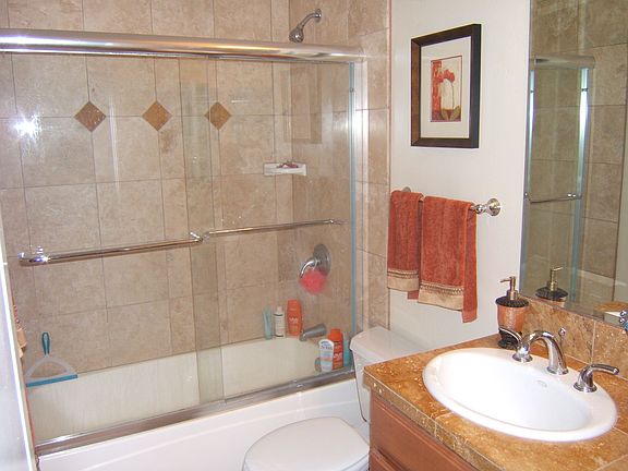 4th image of 4483 Winona Ave APT 2