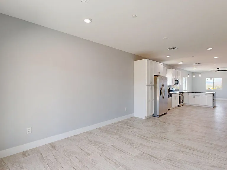 7095 W Los Reales Rd — Photo 10