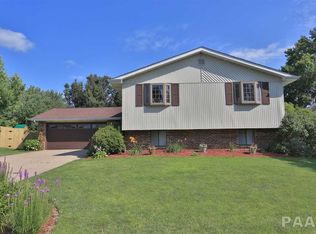 3200 W Chadwick Ln, Peoria, IL 61614