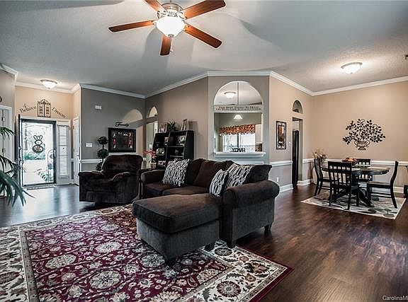 4th image of 4427 Beauvista Dr