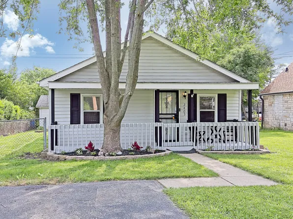 2405 Hermon Ave, Zion, IL 60099