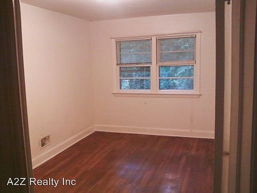2nd image of 405B Smith Ave