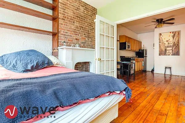 Rented by Wave Real Estate Group | media 26