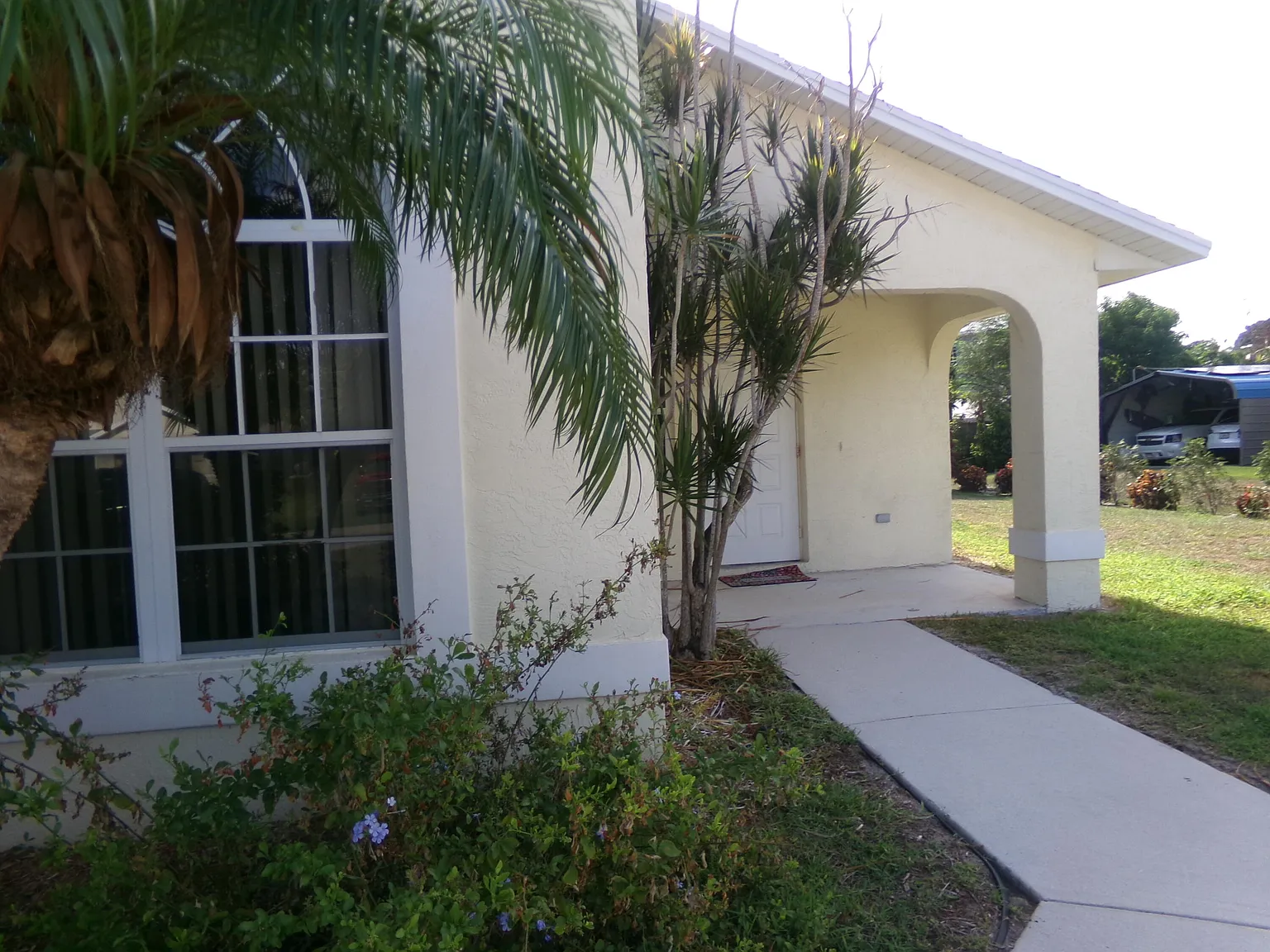 3 bed, 2.0 bath, 2102 sqft, $2,500 — Photo 3