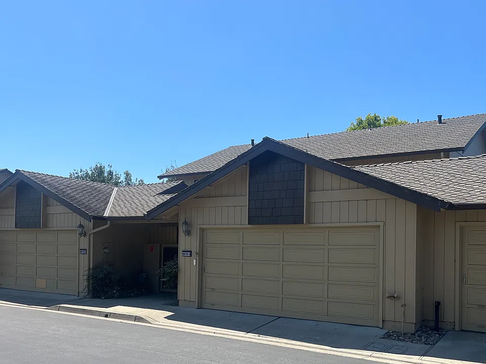 1876 Cherokee Dr