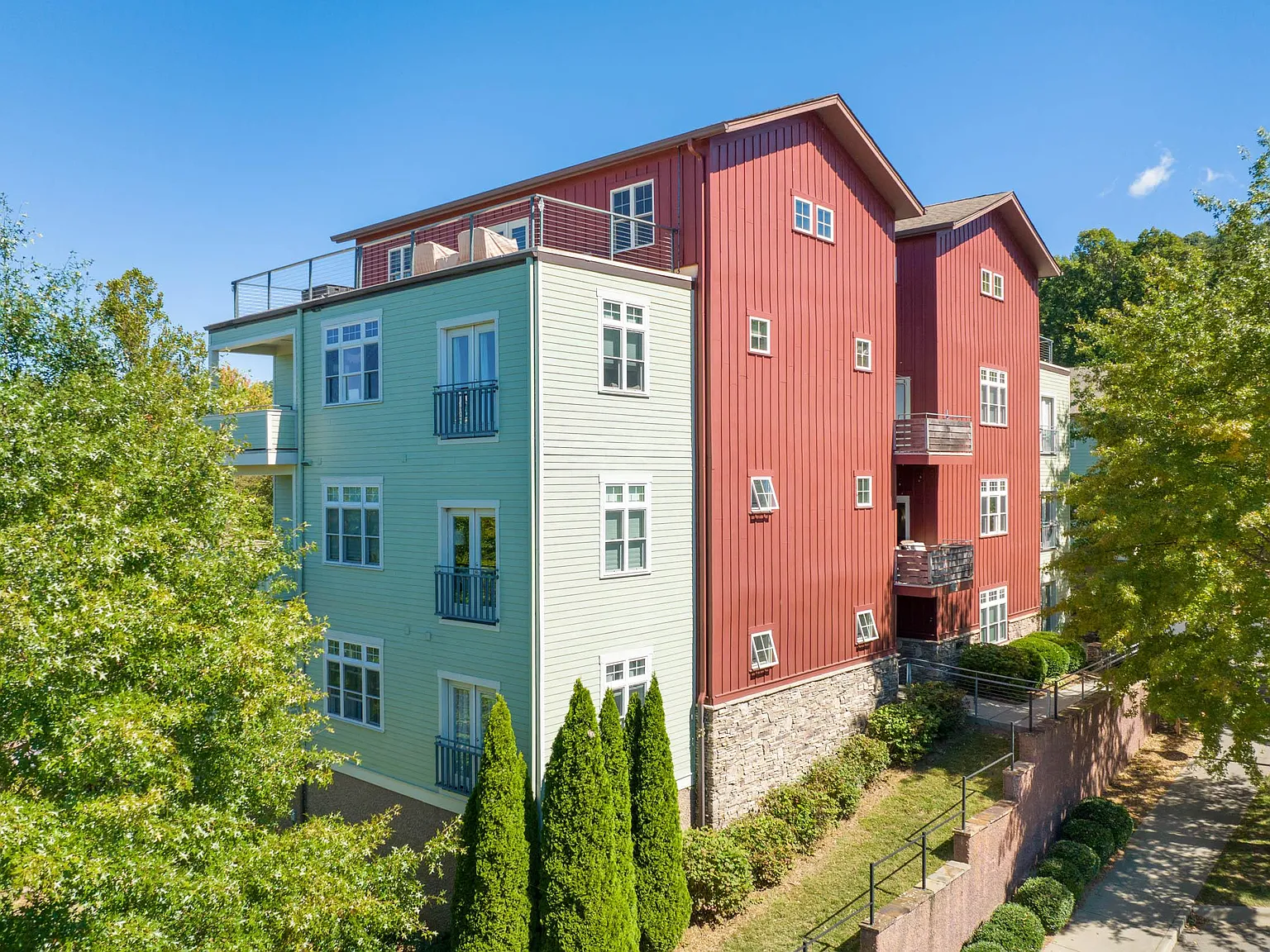 Skyloft Apartments — Photo 4