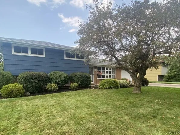 7416 Saint Joseph Rd, Niagara Falls, NY 14304