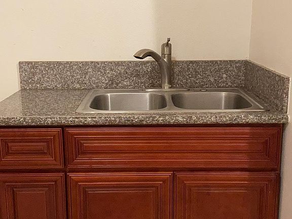 5th image of 2134 N Marianna Ave #2