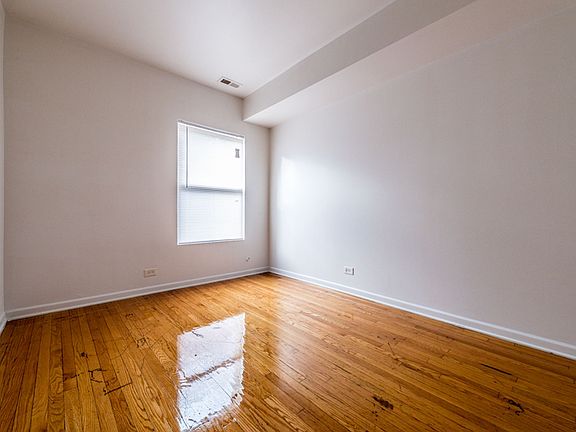 5th image of 8155 S Maryland Ave #5720