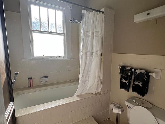 5th image of 1230 Felder Ave APT A