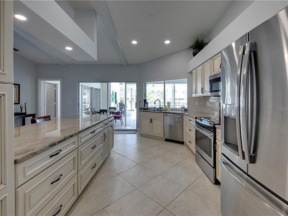 2nd image of 1670 Valley Dr