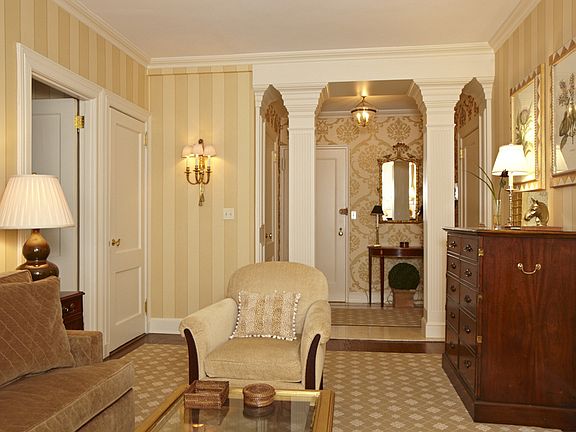 2nd image of 1040 Park Ave #3H