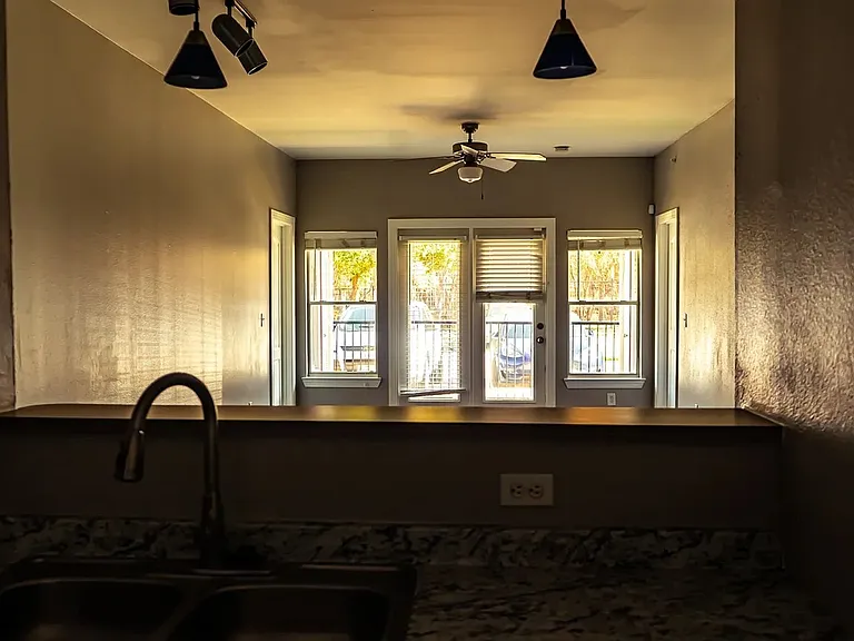 1901 Crossing Pl #2103 — Photo 3