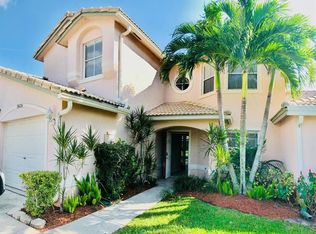 10626 Lake Shore Dr, Wellington, FL 33414