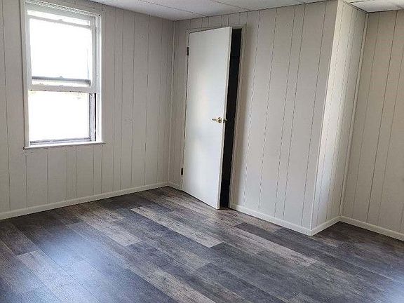 5th image of 333 N 1st St