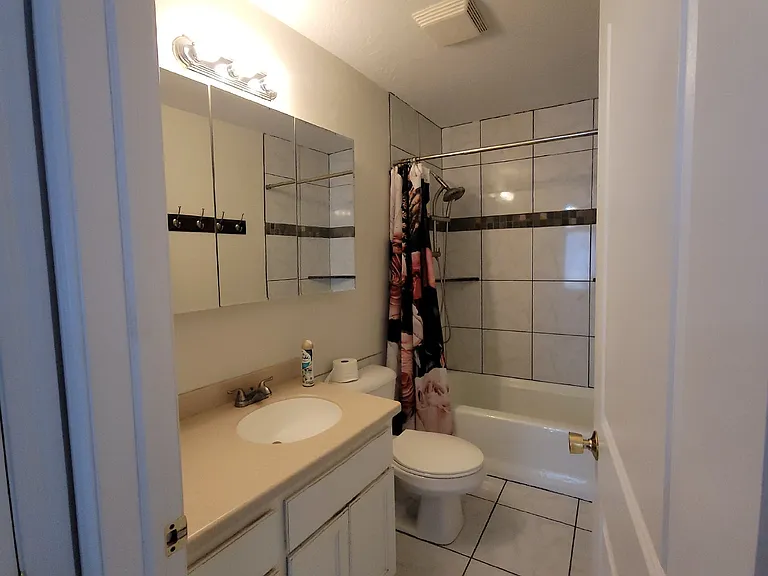 1065 N Canyon St — Photo 12